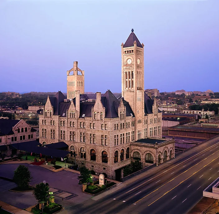 10+ of the Most Frightening Haunted Hotels Across the US