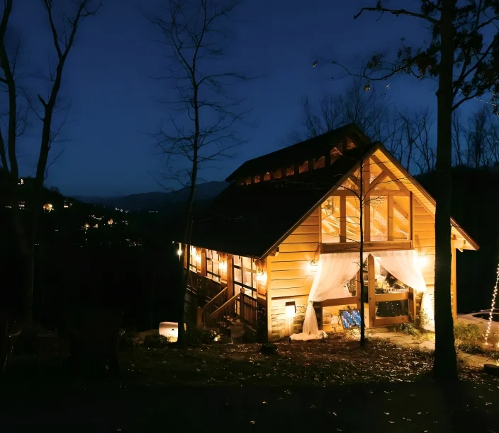 The Parkside Resort Is Serving Smoky Mountain Wedding Magic (And Cozy Cabin Hangouts)